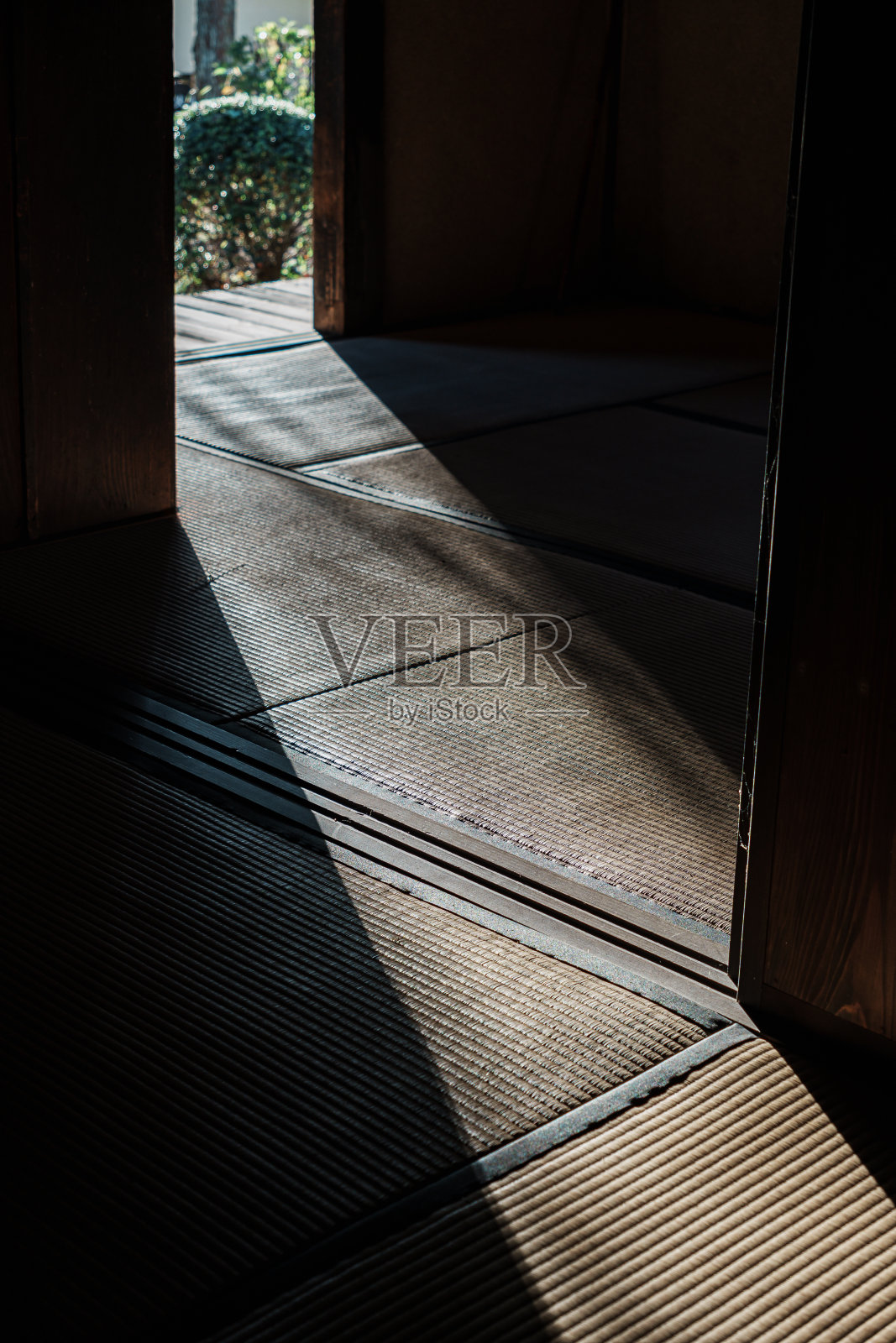 一座古老的传统日本房屋的内部照片摄影图片