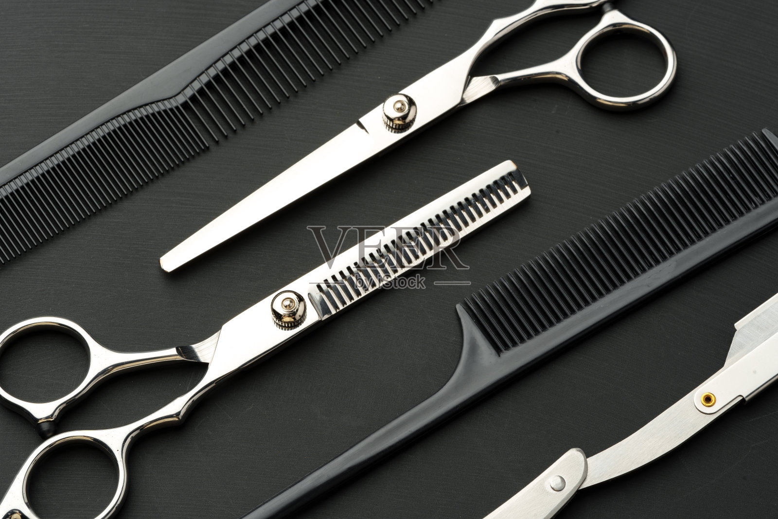 工具的理发店黑色背景工作室拍摄照片摄影图片