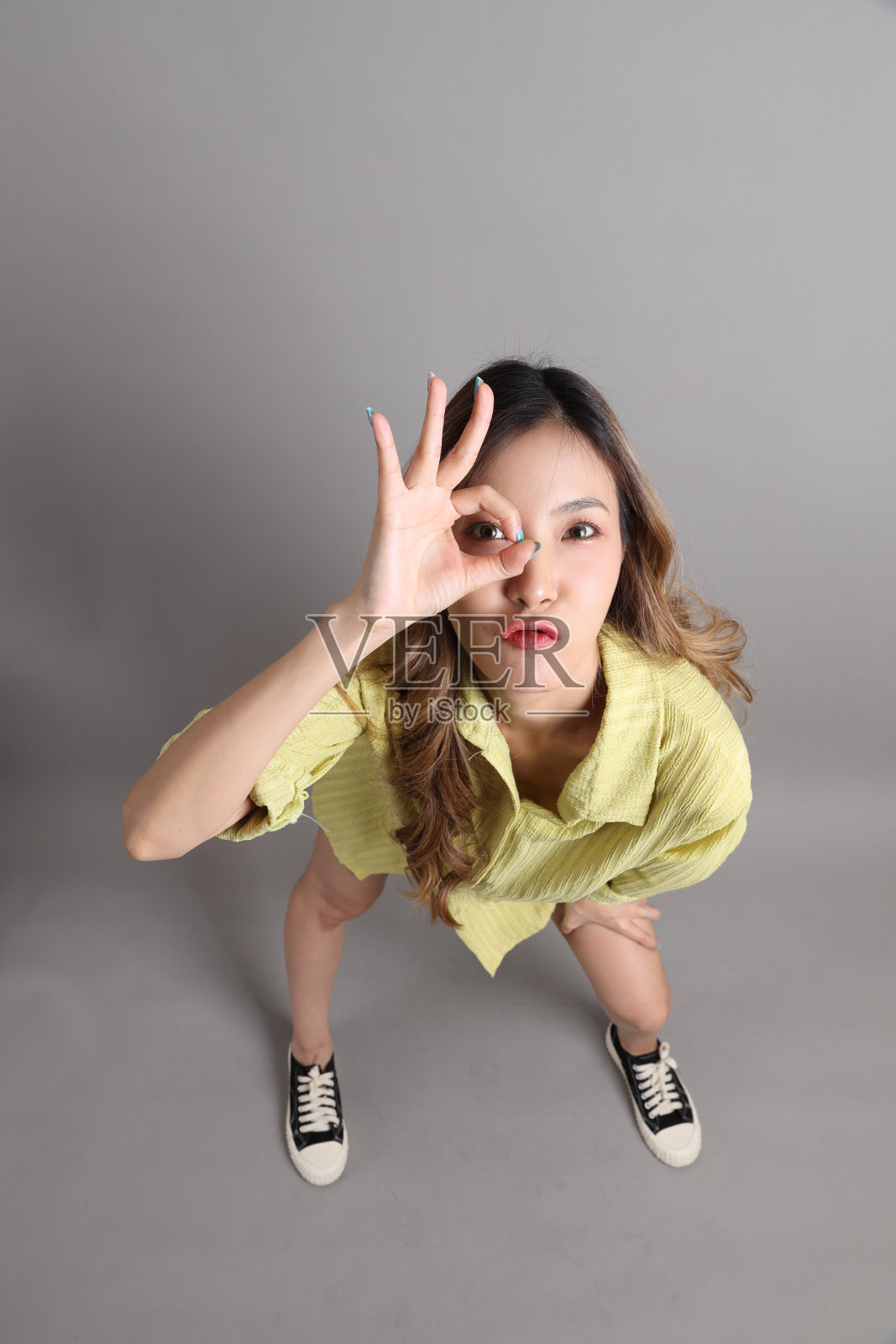 年轻女子照片摄影图片