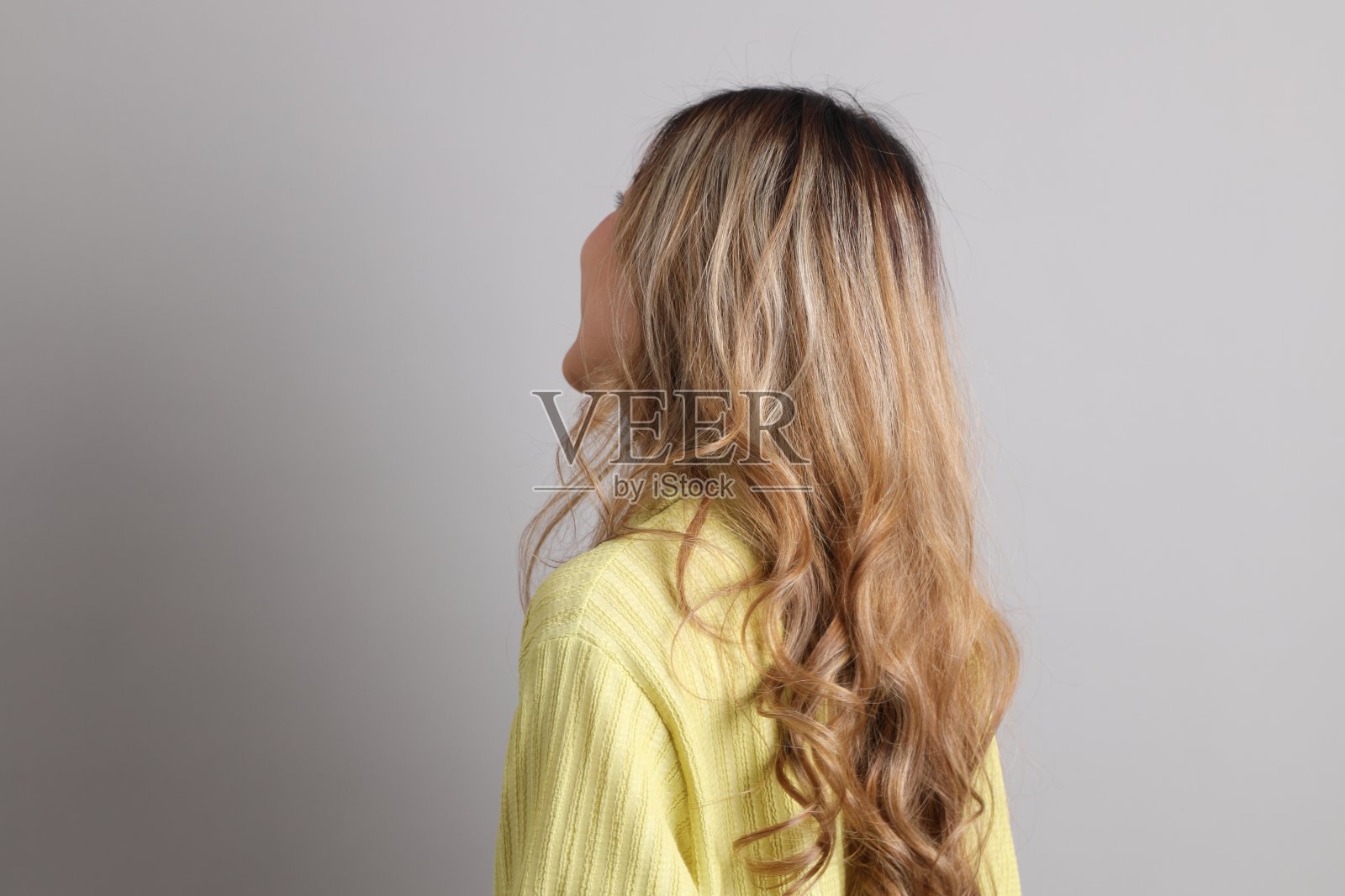 年轻女子照片摄影图片