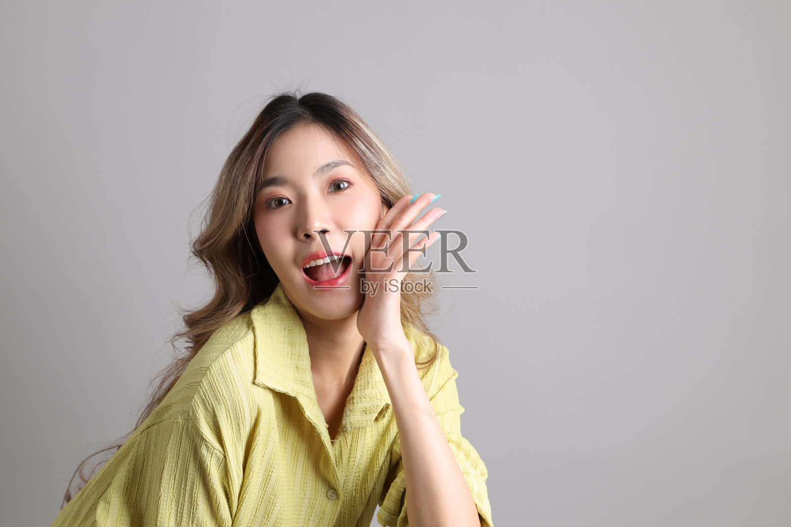 年轻女子照片摄影图片