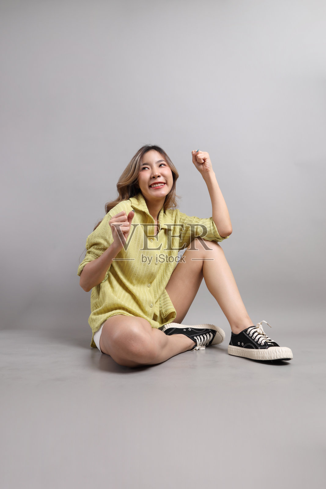 年轻女子照片摄影图片