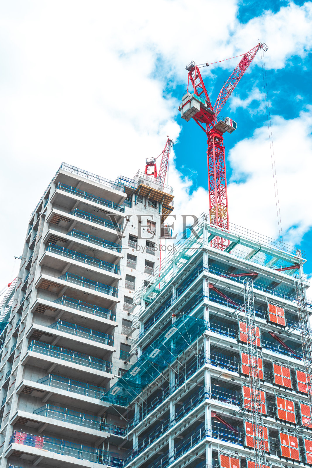 伦敦的摩天大楼和建筑工地照片摄影图片