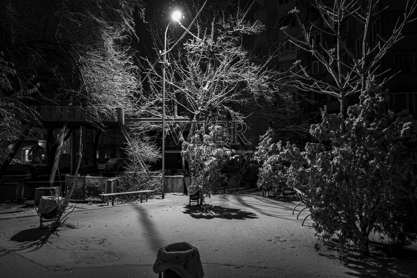 埃里温的雪夜照片摄影图片