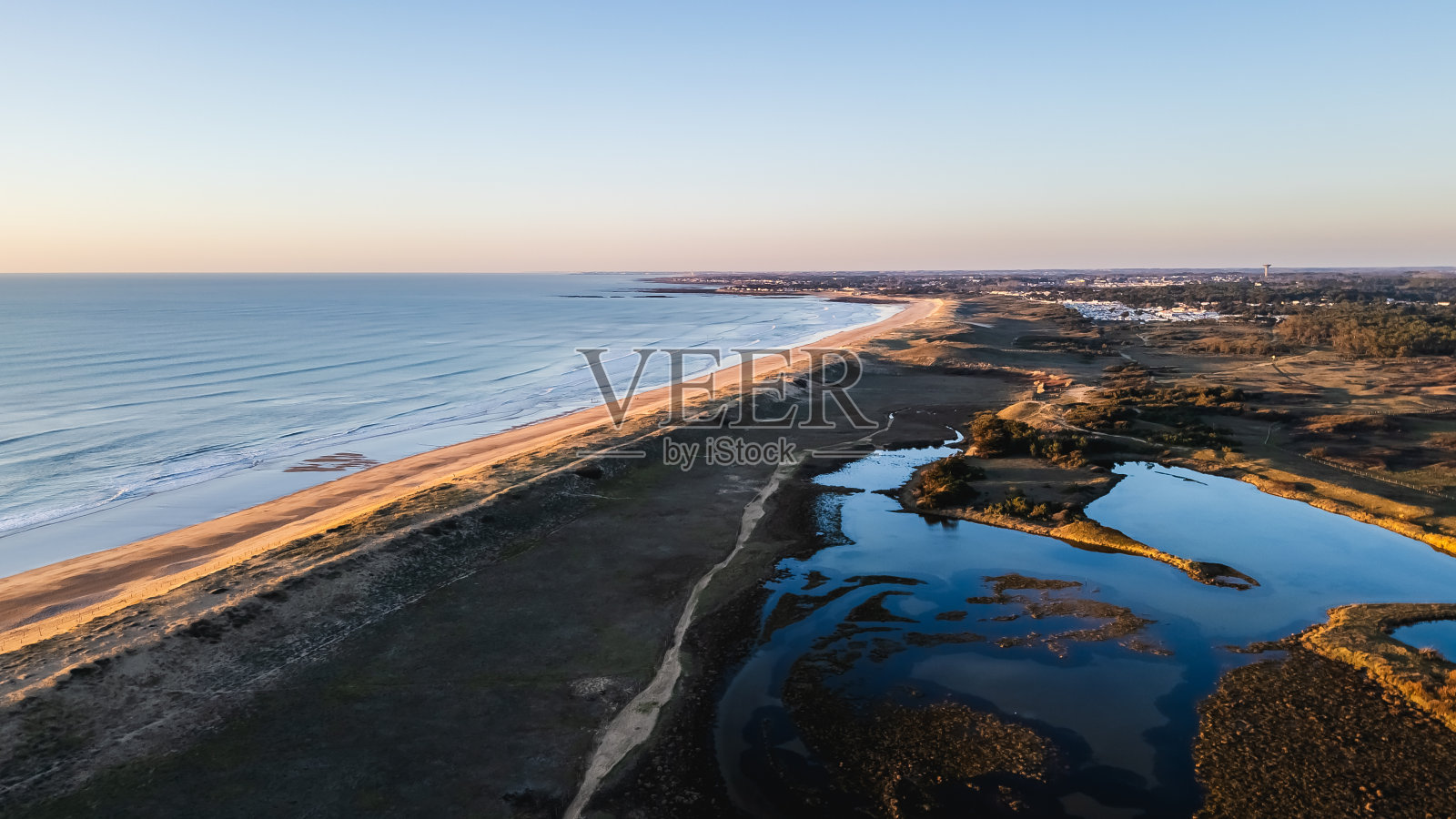 不莱姆滨海的沼泽地，法国旺代照片摄影图片