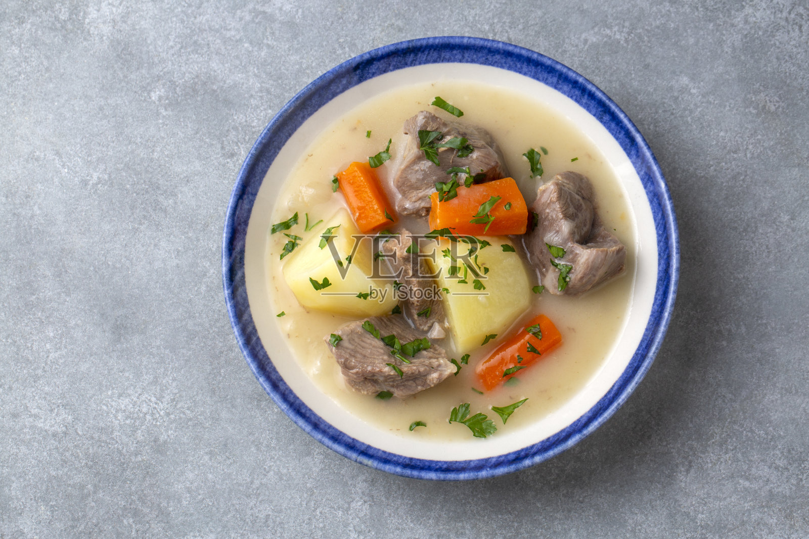 土耳其Kuzu - et Haslama -羊肉炖土豆和胡萝卜照片摄影图片