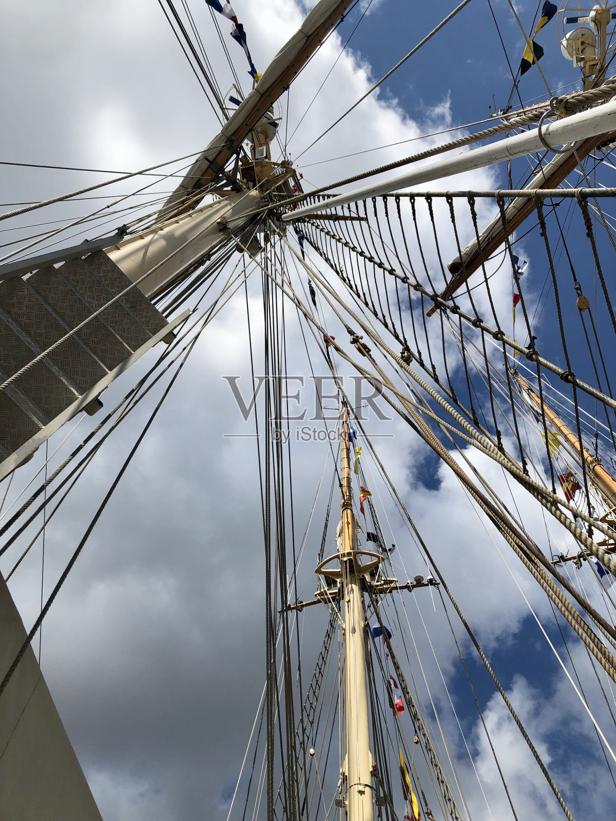 船上桅杆照片摄影图片