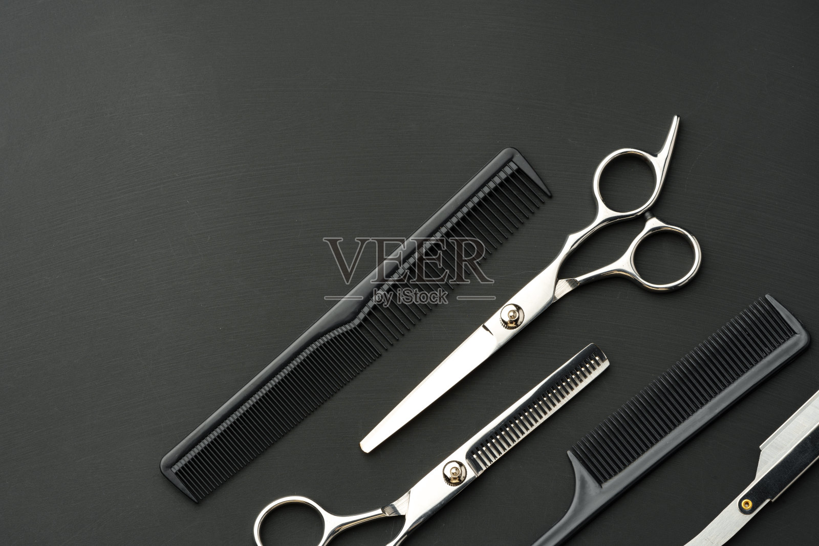 工具的理发店黑色背景工作室拍摄照片摄影图片