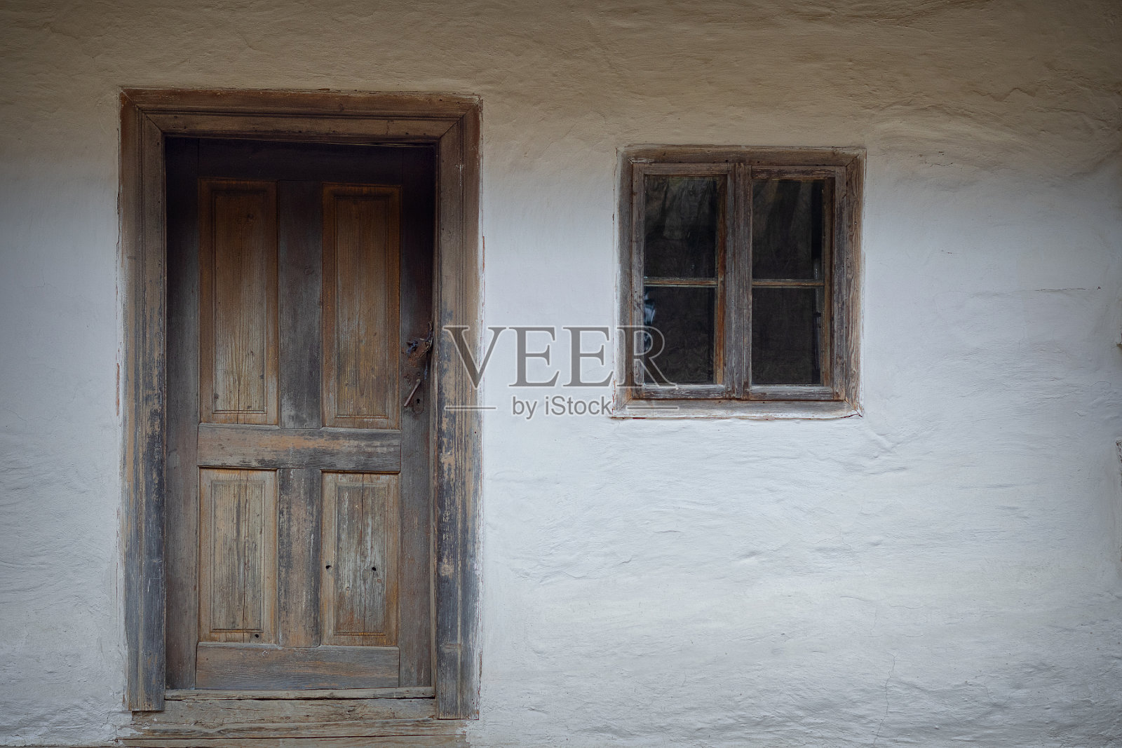 特兰西瓦尼亚传统老房子的立面照片摄影图片