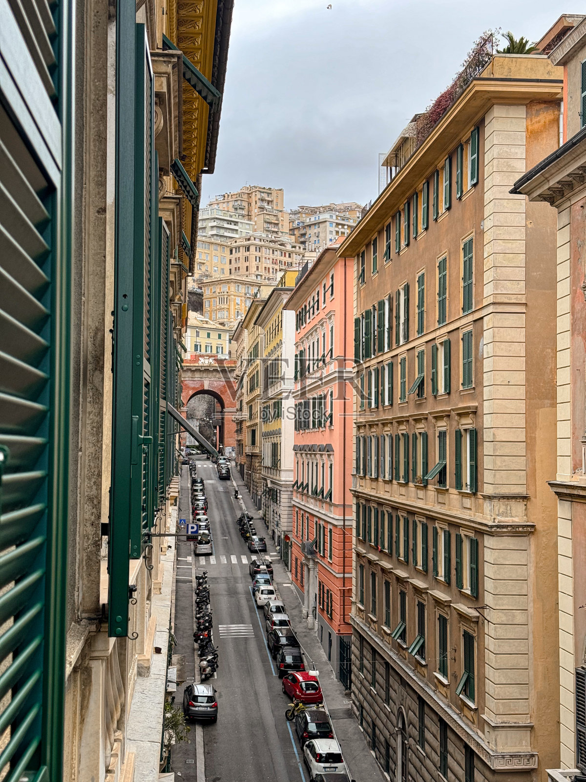 意大利城市的街景。意大利的热那亚照片摄影图片