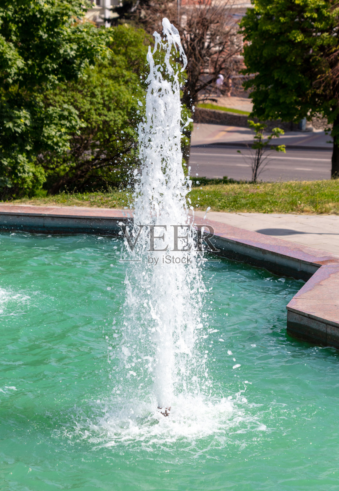夏天的喷泉公园。自然照片摄影图片