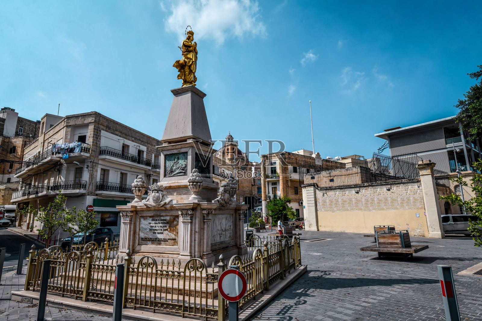 马耳他布罗姆拉著名的圣母玛利亚装饰雕像照片摄影图片