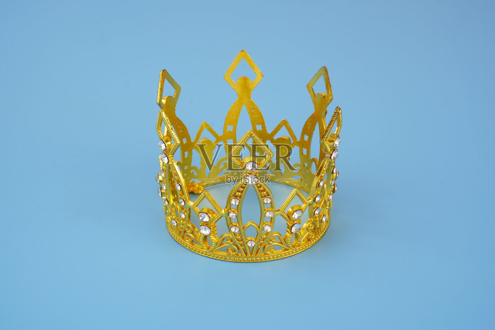 镶钻金冠照片摄影图片