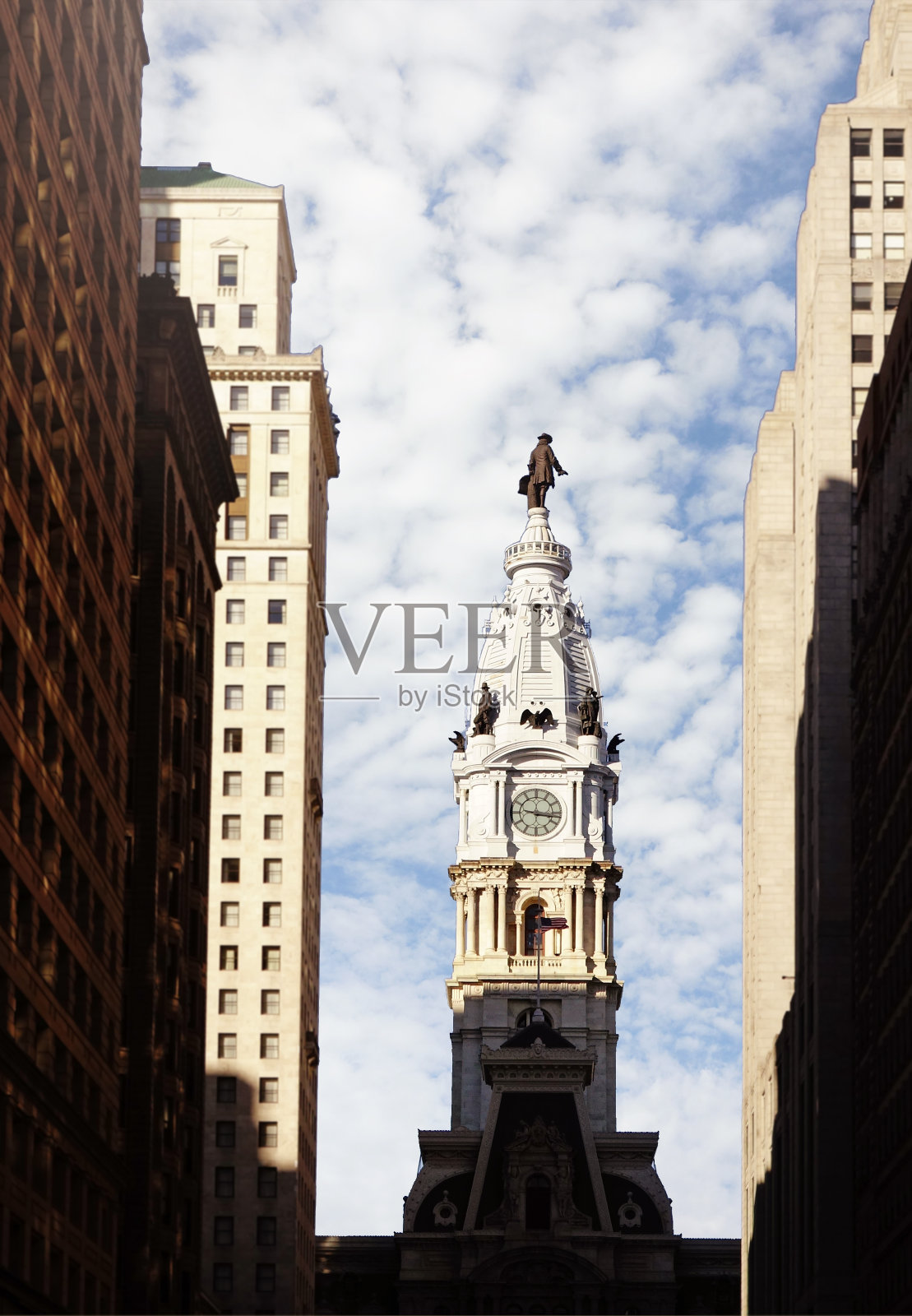 历史悠久的市政厅位于费城市中心宽阔街和市场街的拐角处照片摄影图片