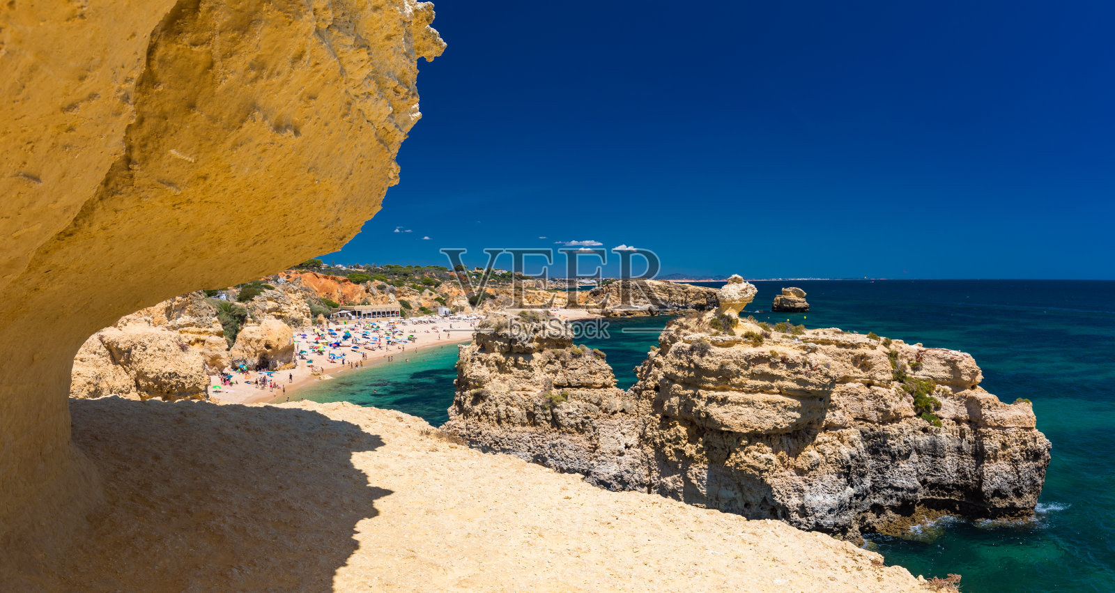 鸟瞰令人惊叹的普拉亚多斯帕拉迪诺海滩，阿尔布费拉，阿尔加维，葡萄牙照片摄影图片