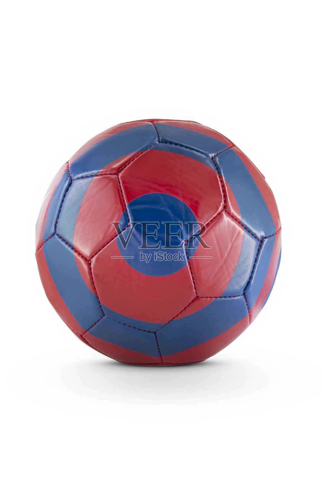 白色背景上孤立的足球照片摄影图片
