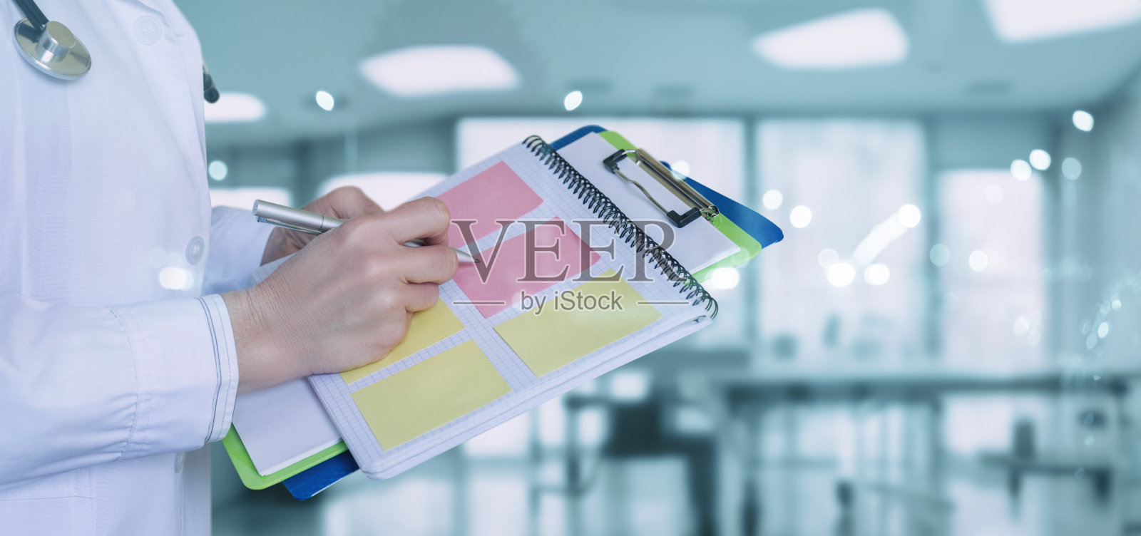 医护人员制定流程计划。照片摄影图片