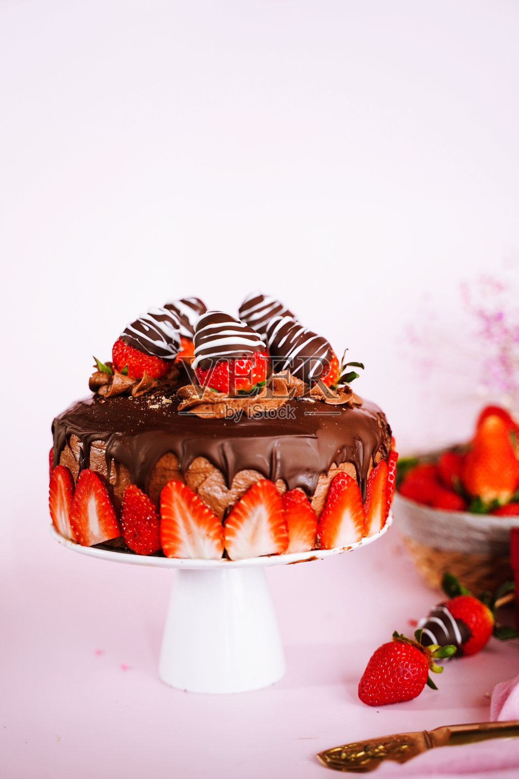 自制巧克力蛋糕照片摄影图片