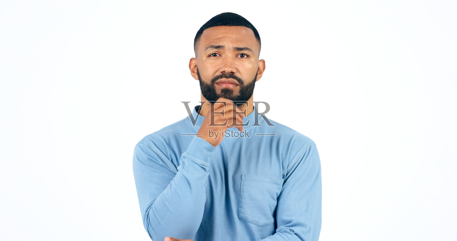 思考，面对和困惑的人在演播室与头脑风暴，问或猜手势在白色背景。怀疑，肖像和男模特的问题，为什么或不确定的肢体语言，表情符号或解决方案照片摄影图片