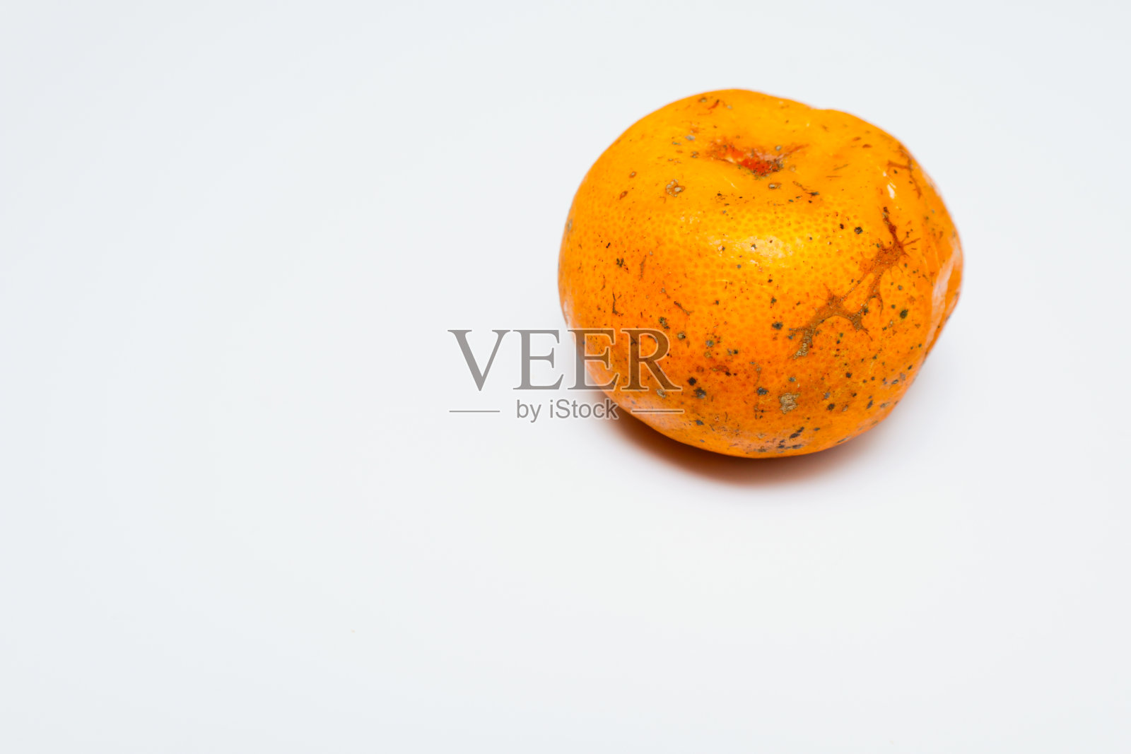 桔黄色果实孤立在白色上照片摄影图片