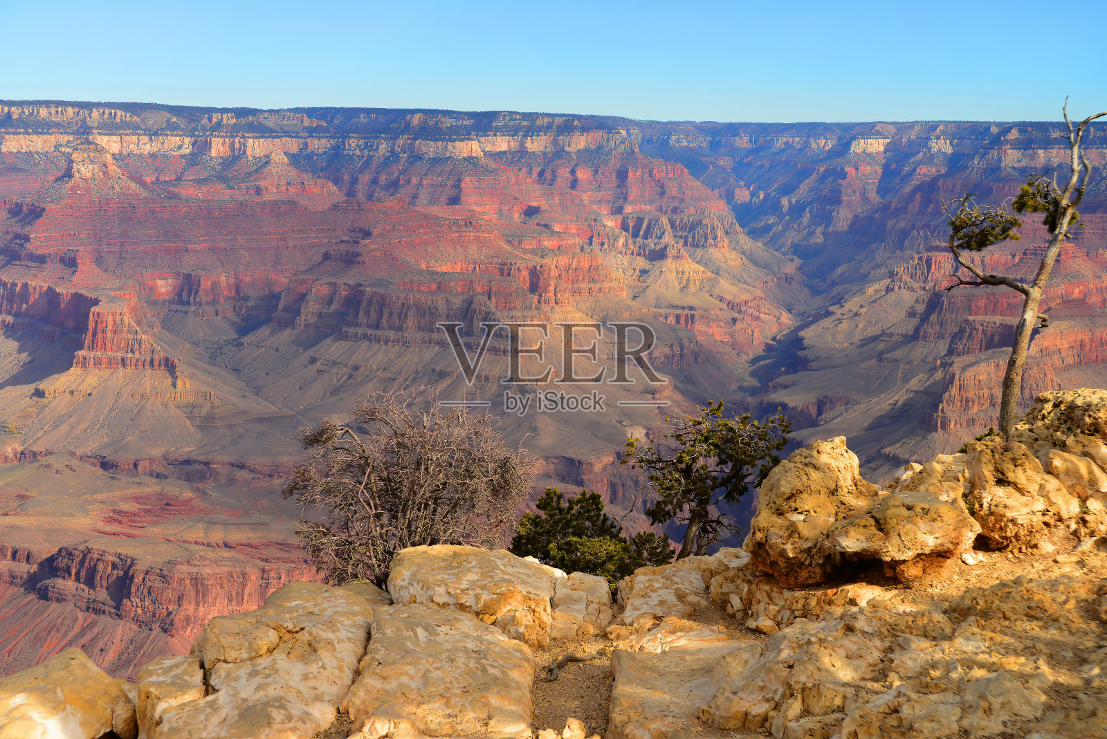亚利桑那州大峡谷的蓝天日照片摄影图片