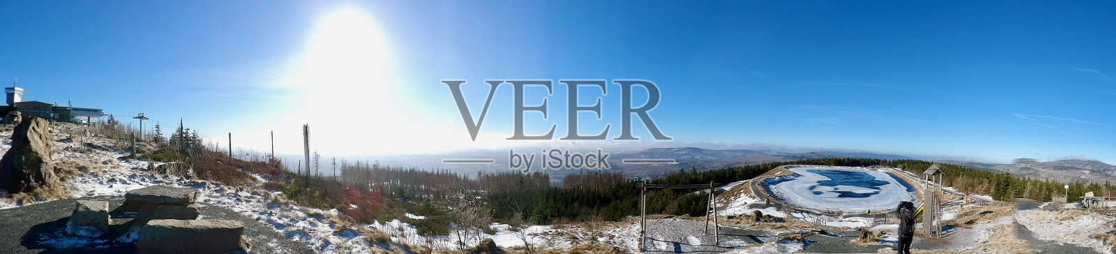 徒步前往哈茨山脉布劳恩拉格附近的wurmberg照片摄影图片