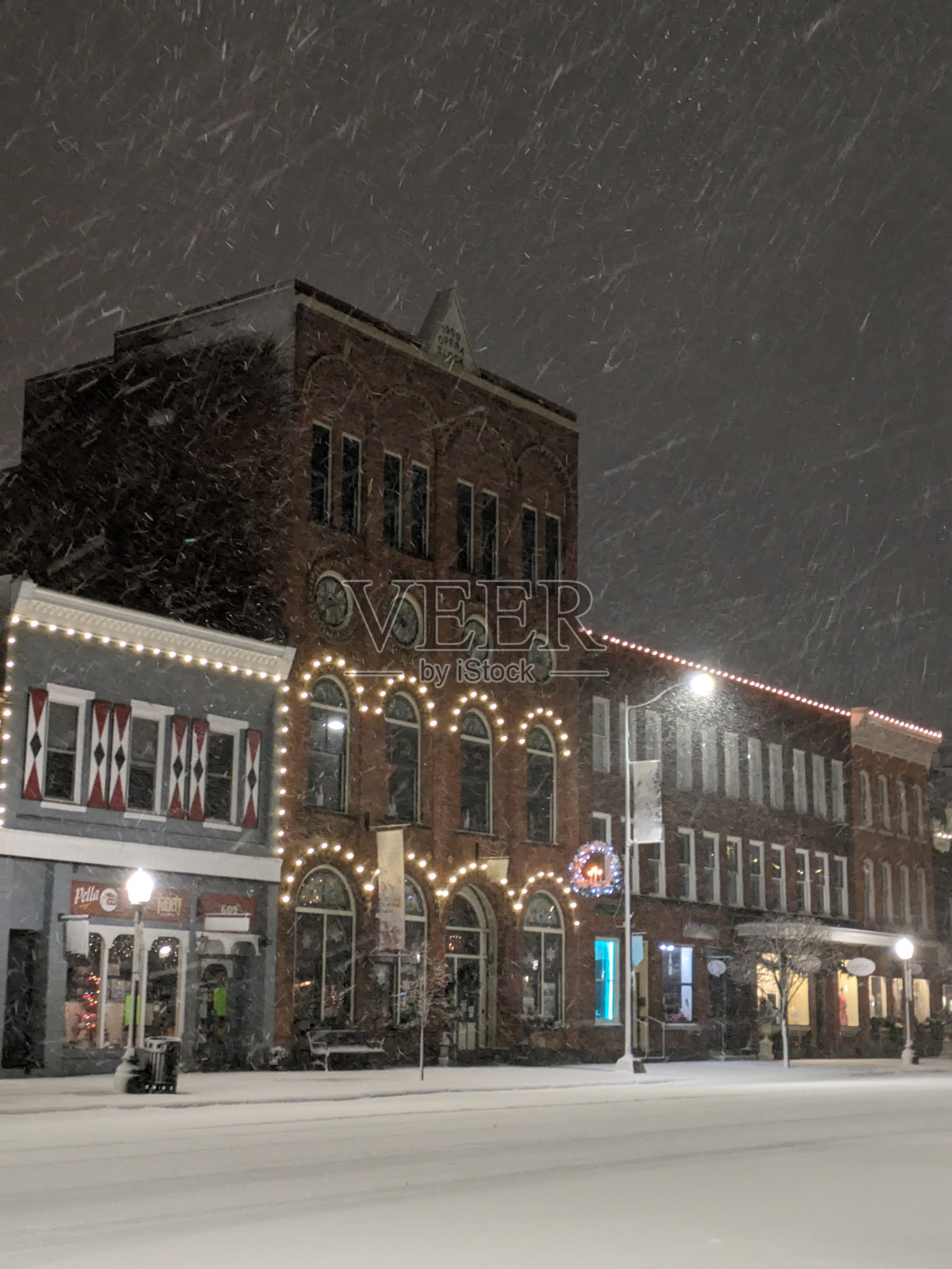 积雪的街道照片摄影图片