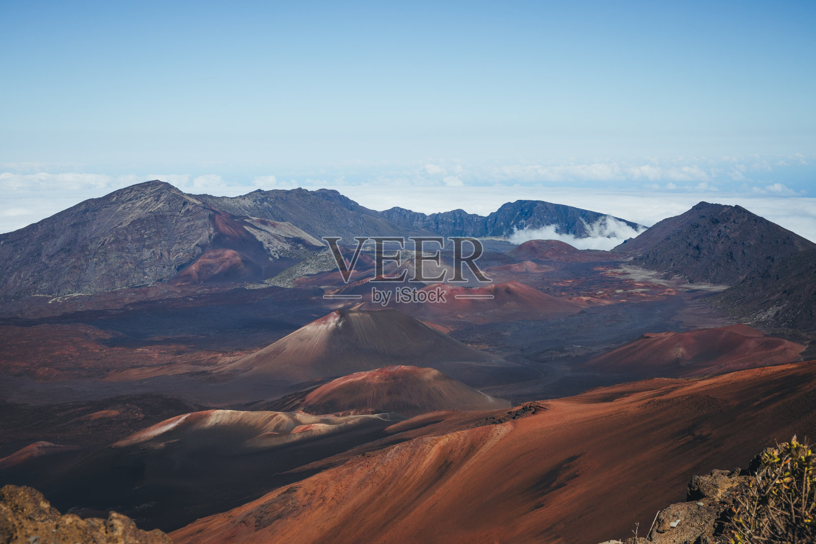 红山雄伟:毛伊岛哈雷阿卡拉火山口全景照片摄影图片