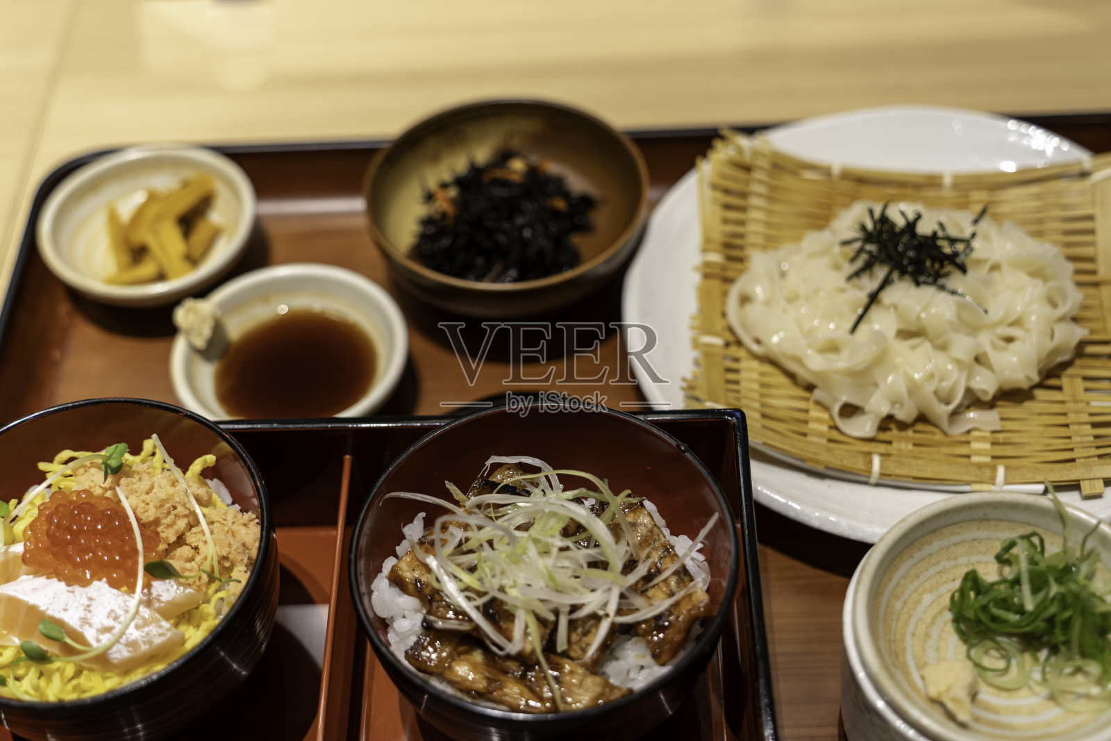 美味的日式套餐照片摄影图片