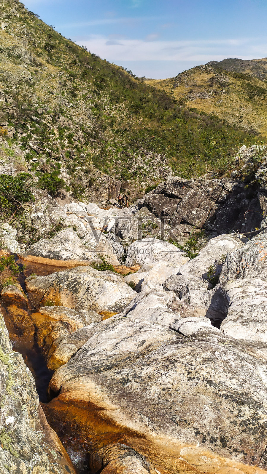 有镜面效果的美丽瀑布照片摄影图片