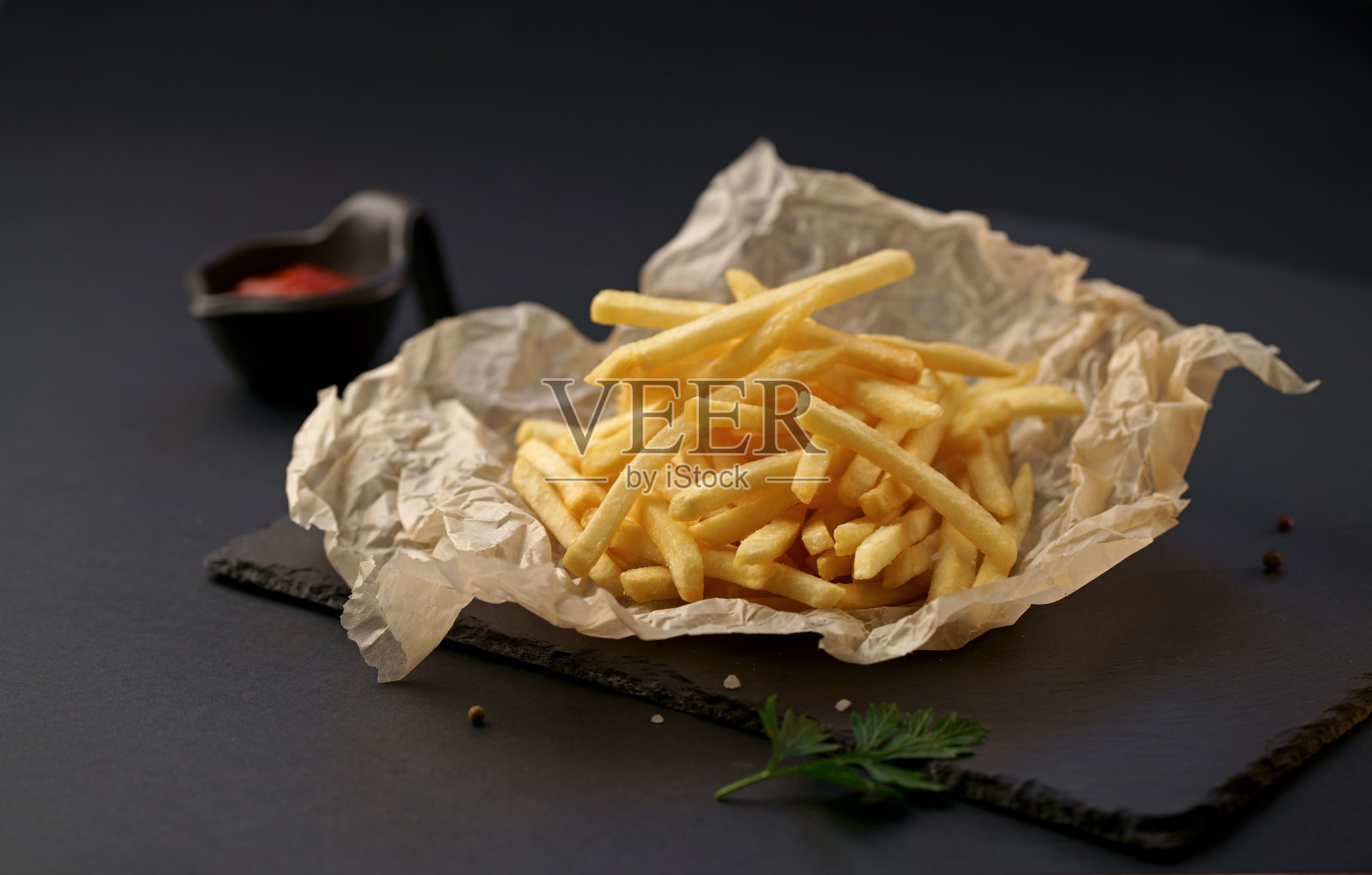 薯条配番茄酱，今天最简单的小吃照片摄影图片