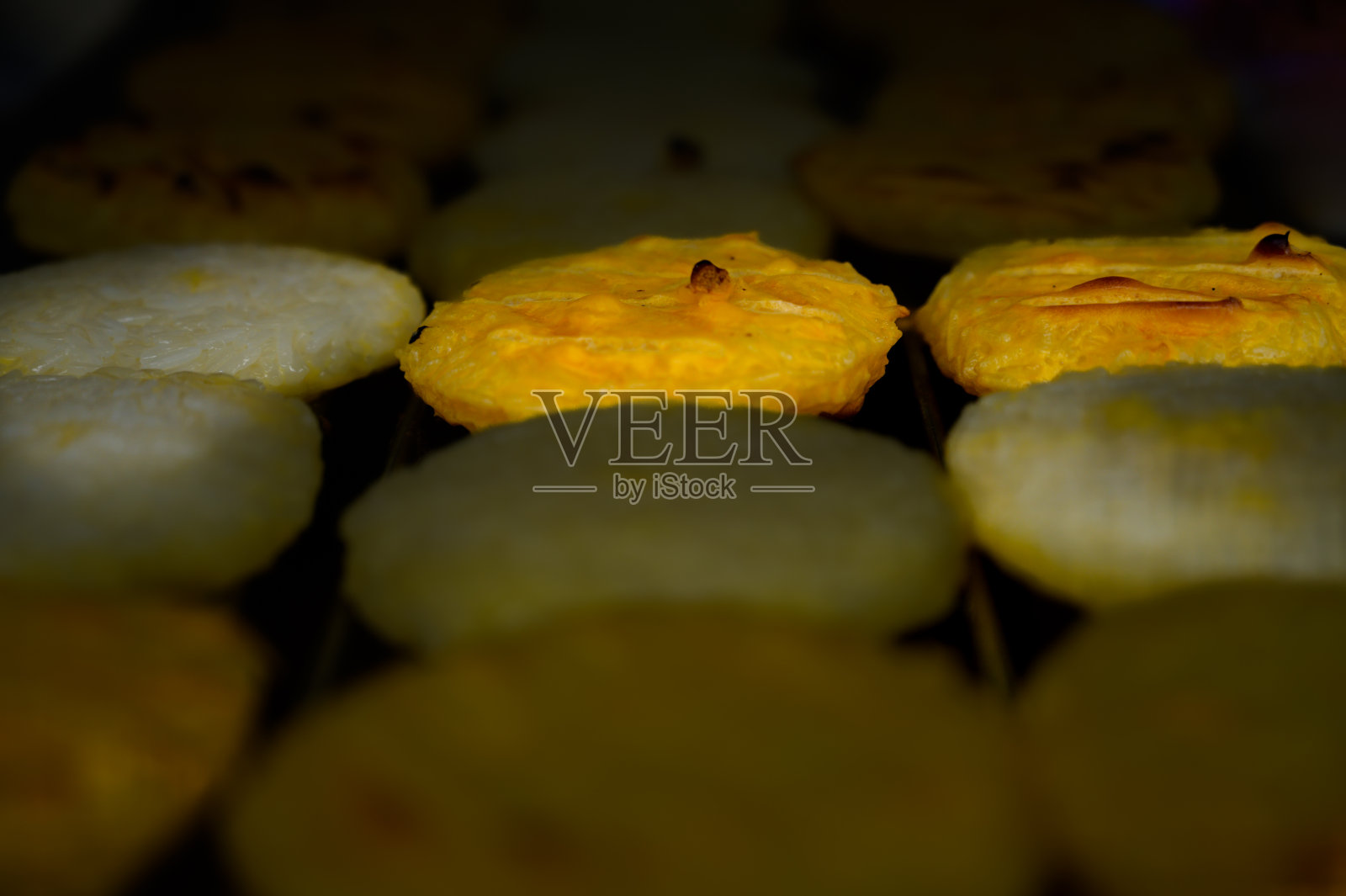 烤糯米饭团照片摄影图片