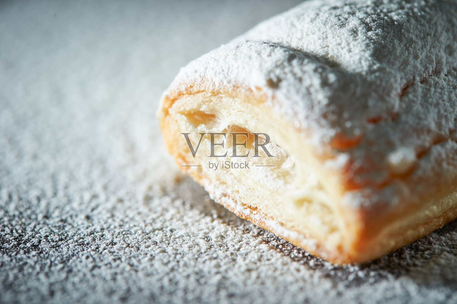 酥饼上的糖粉照片摄影图片