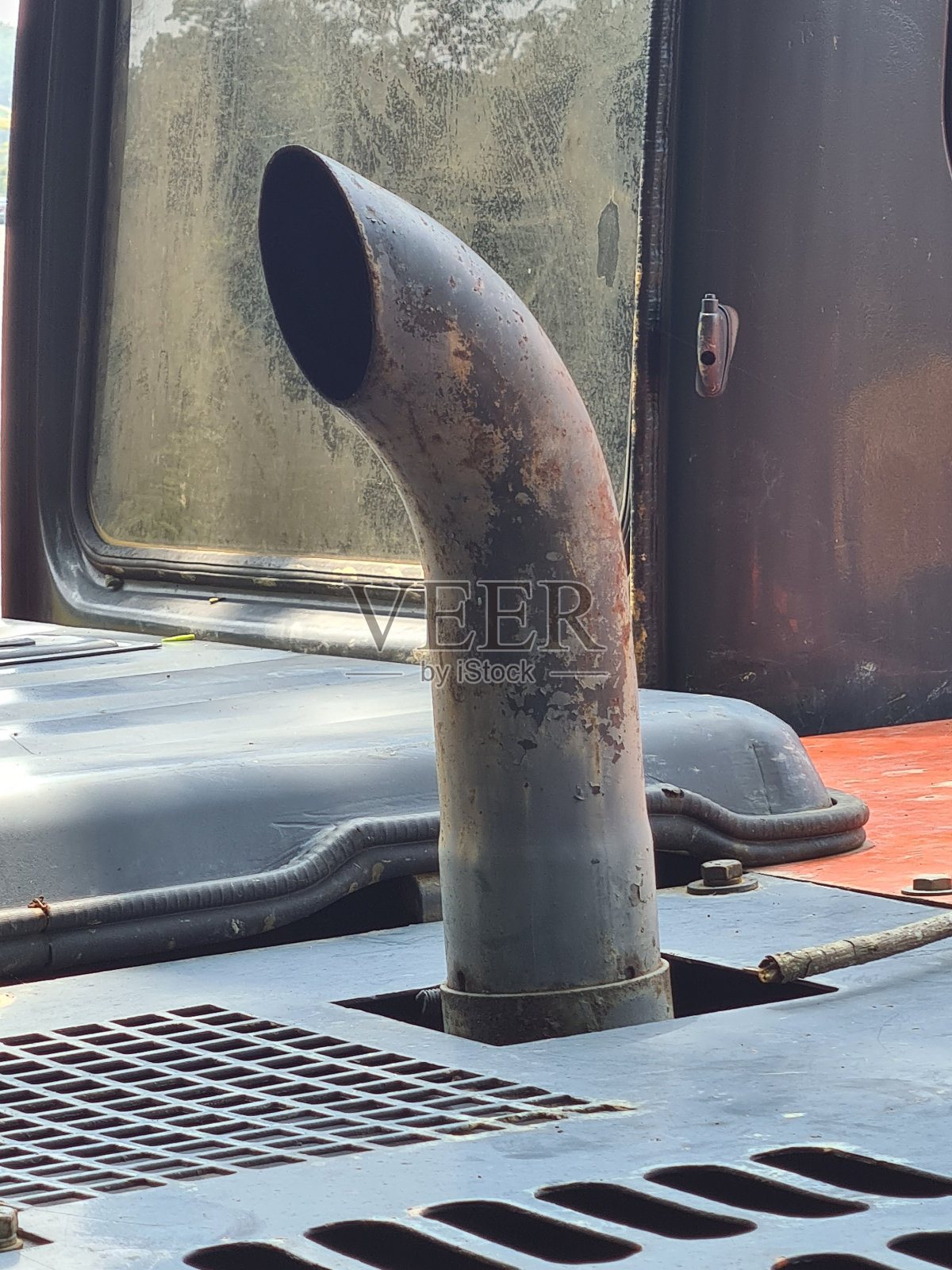 挖掘机排气管库存照片照片摄影图片