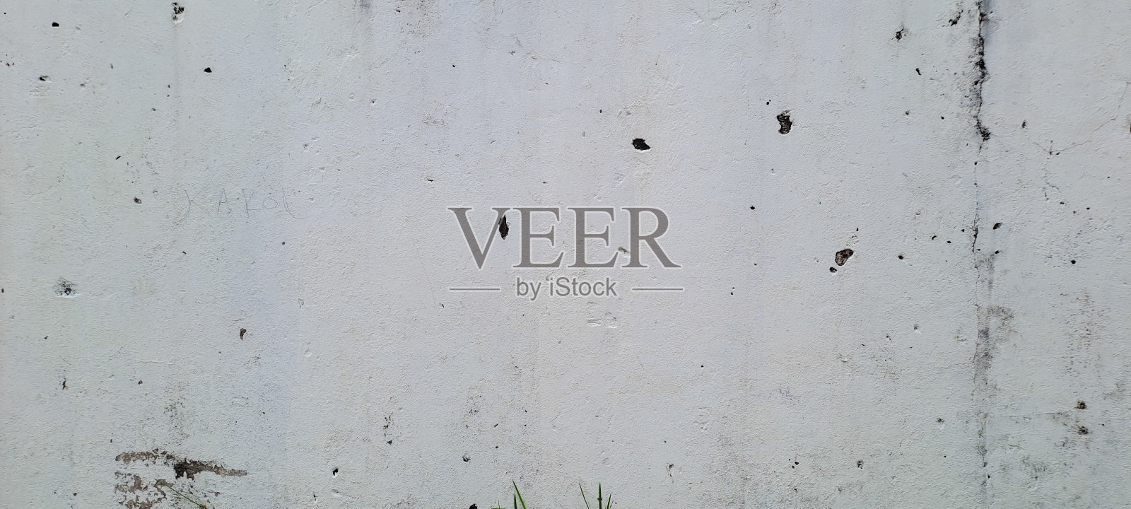 白色的旧混凝土墙面纹理，抽象的灰色水泥划痕建筑背景照片摄影图片