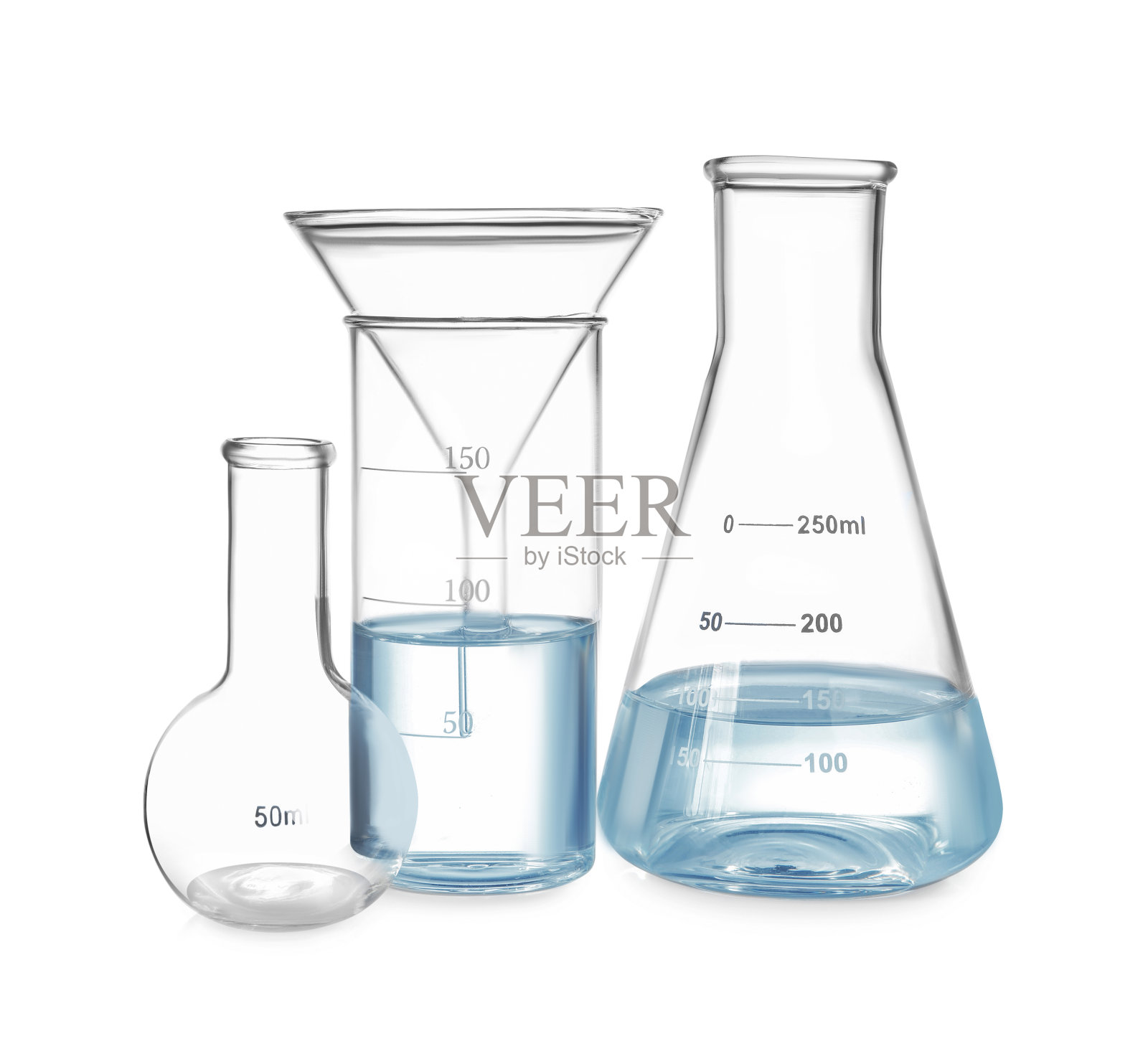 不同的实验室玻璃器皿与水隔离在白色照片摄影图片