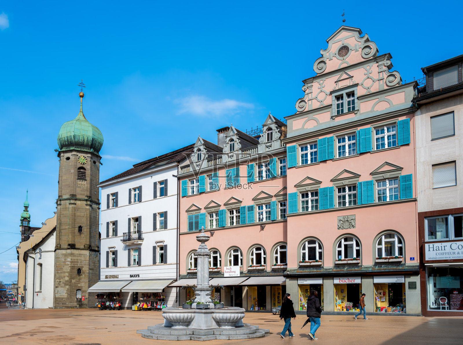 奥地利布雷根茨老城的一个广场照片摄影图片