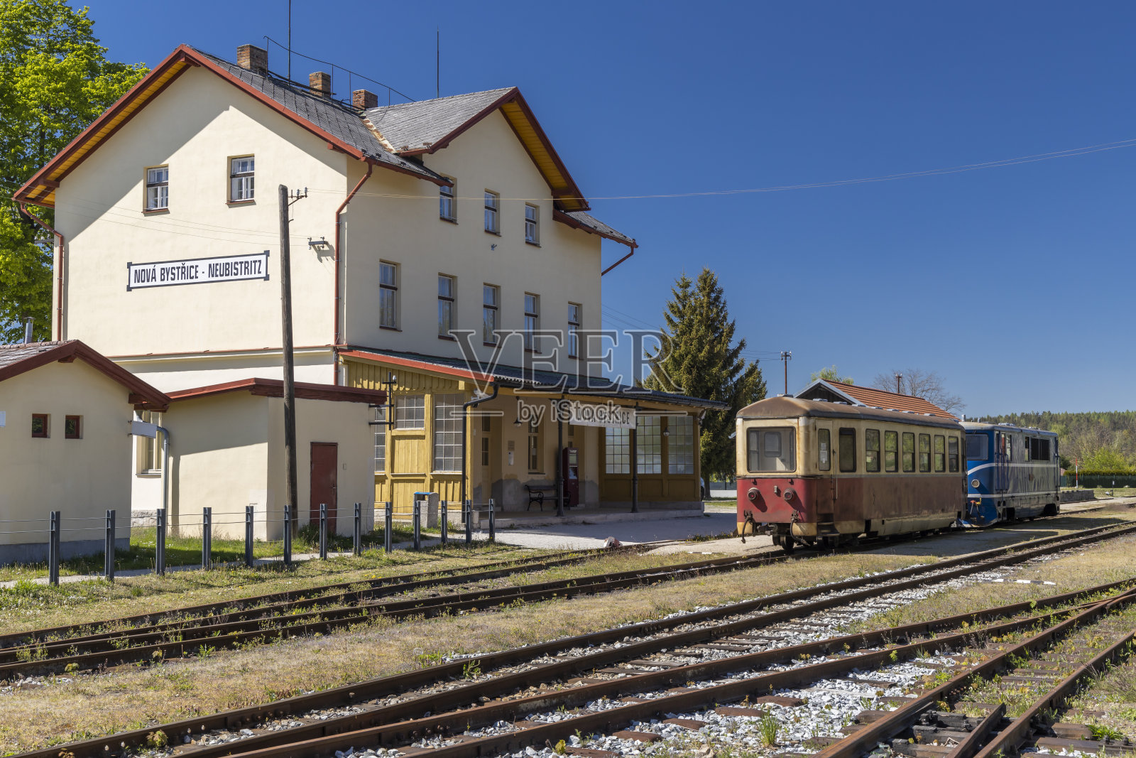 窄轨铁路Jindrichuv Hradec到Nova Bystrice，站Nova Bystrice，捷克共和国照片摄影图片