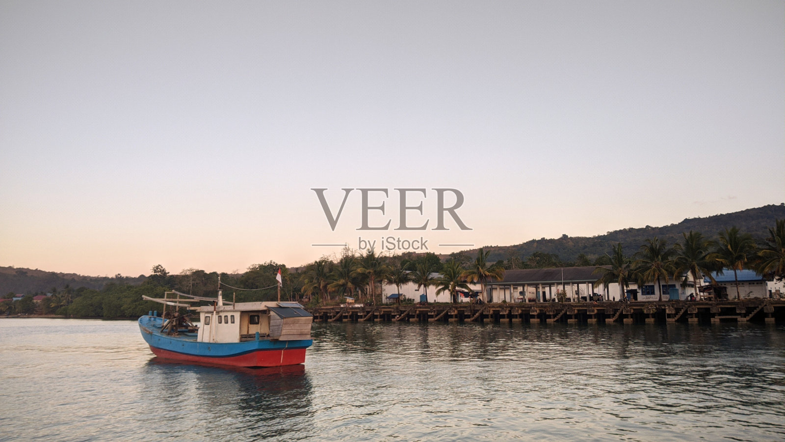 渔船照片摄影图片