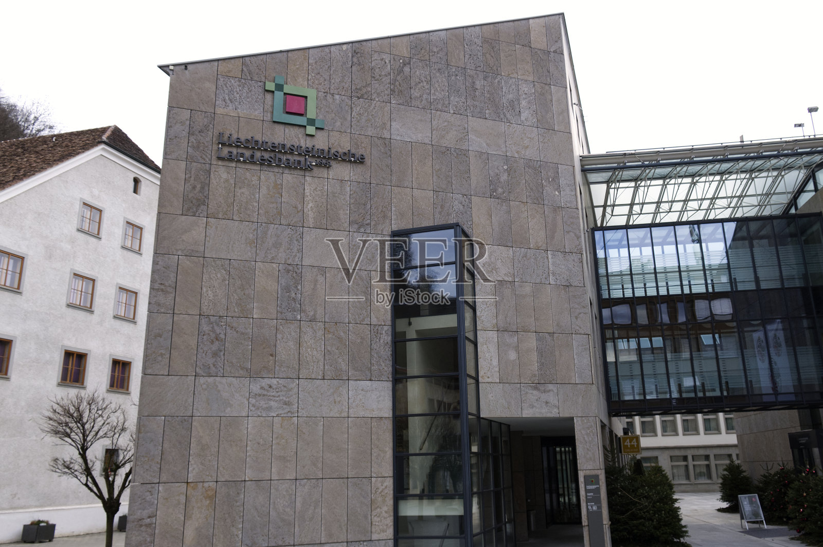 列支敦士登州立银行位于列支敦士登瓦杜兹的银行总部照片摄影图片