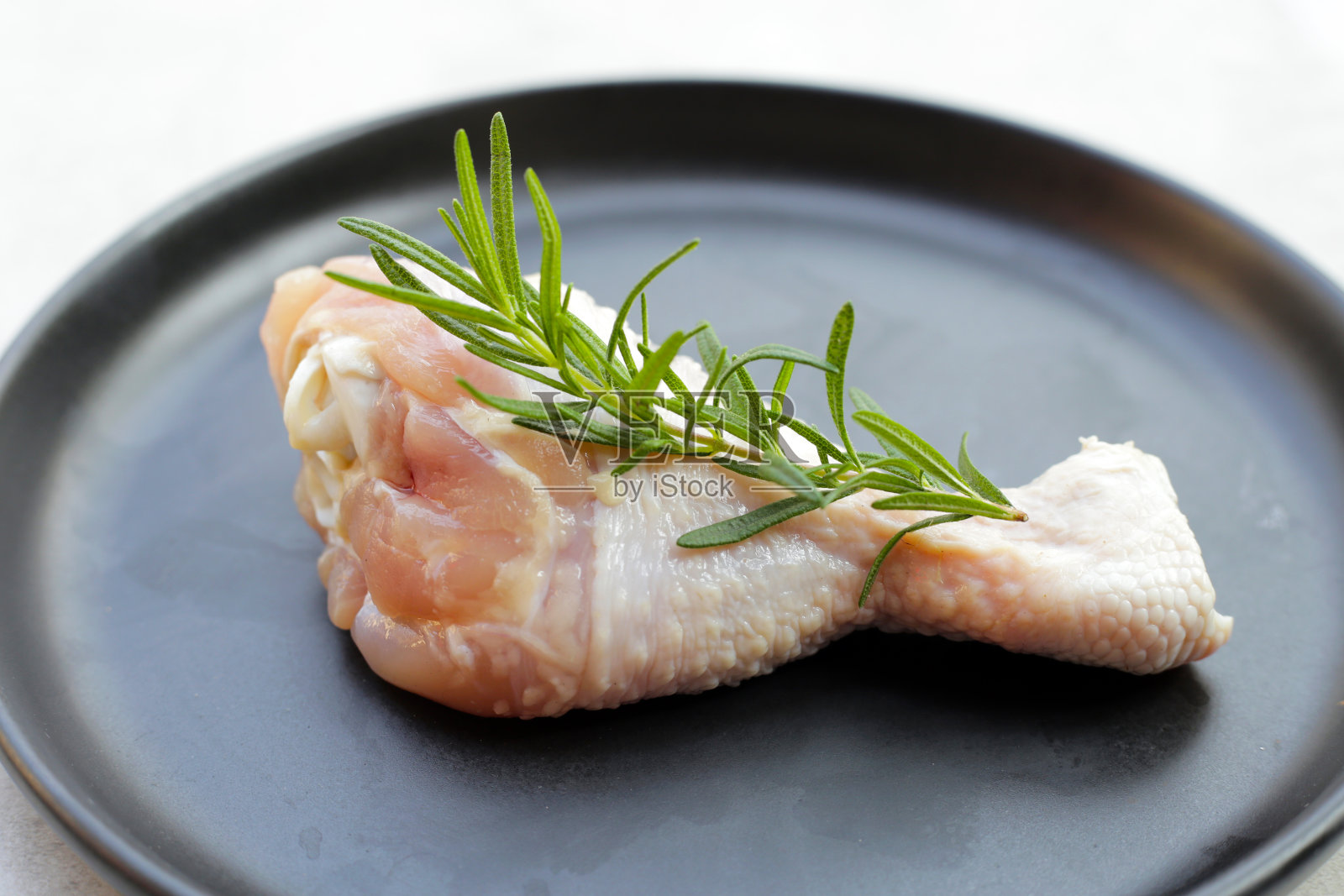 生鸡腿，烹调用的肉照片摄影图片