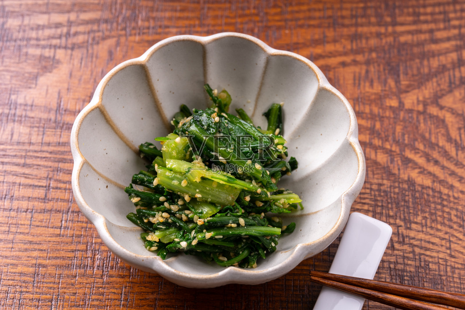 菊花青配芝麻酱照片摄影图片