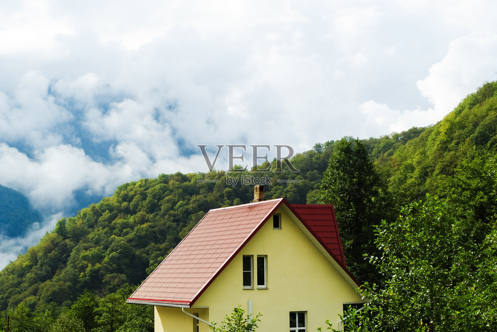 山里的夏天照片摄影图片