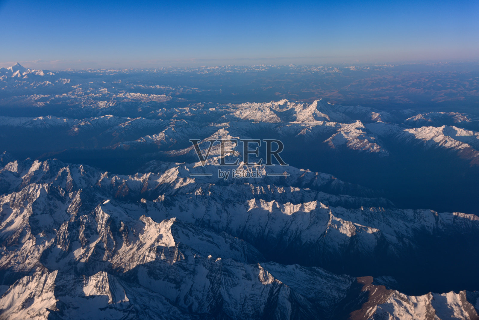 雪山鸟瞰图照片摄影图片