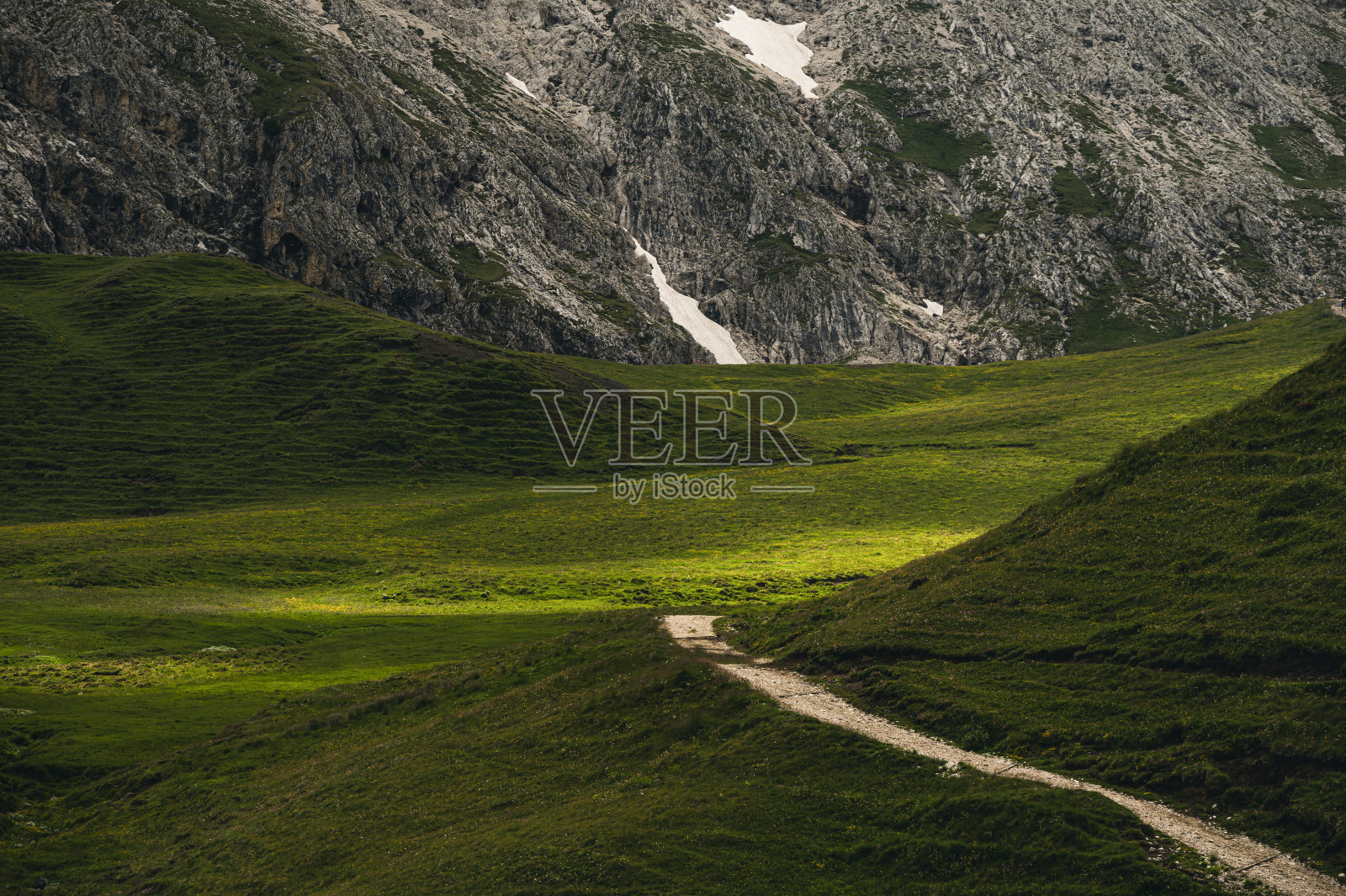 valdi Fassa内的山地景观，白云石照片摄影图片