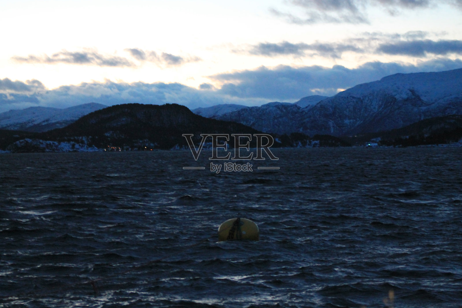 断言øySurondJan24照片摄影图片