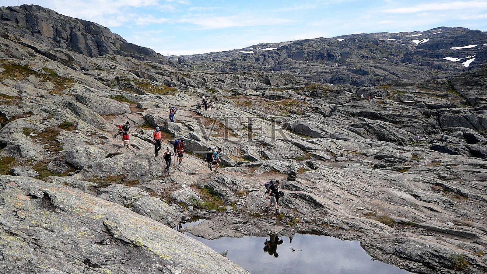 挪威巨怪之舌壮观的岩层。照片摄影图片