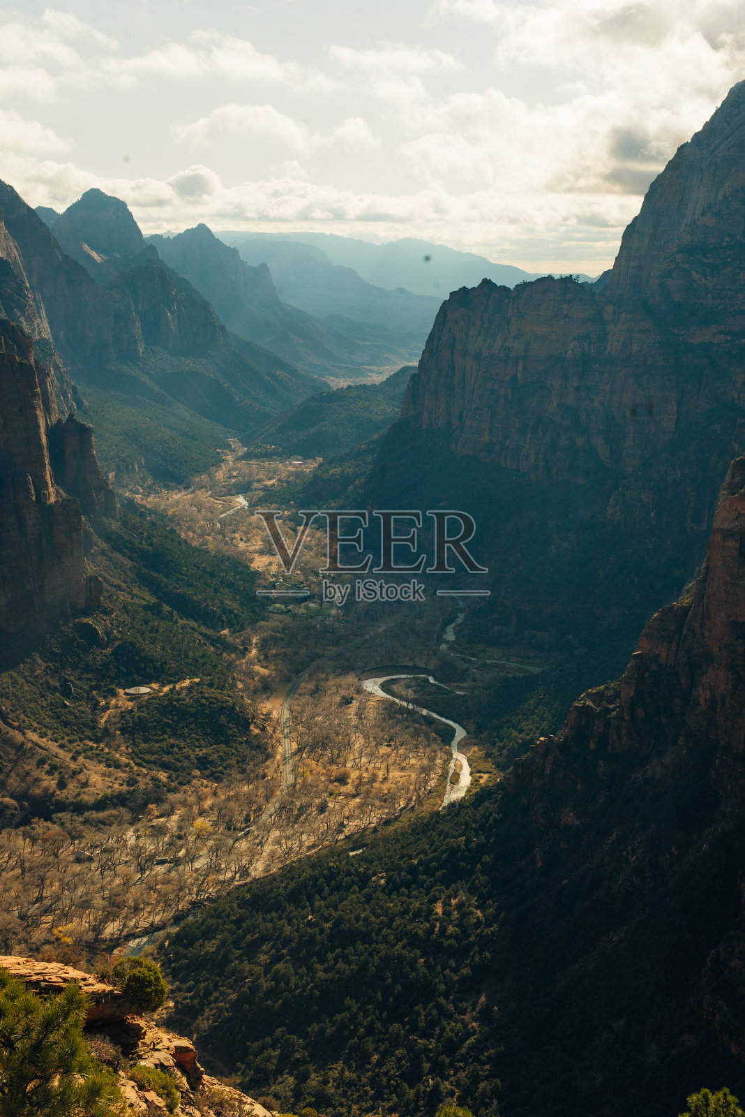 锡安国家公园是美国国家公园，位于犹他州西南部，靠近斯普林代尔镇照片摄影图片