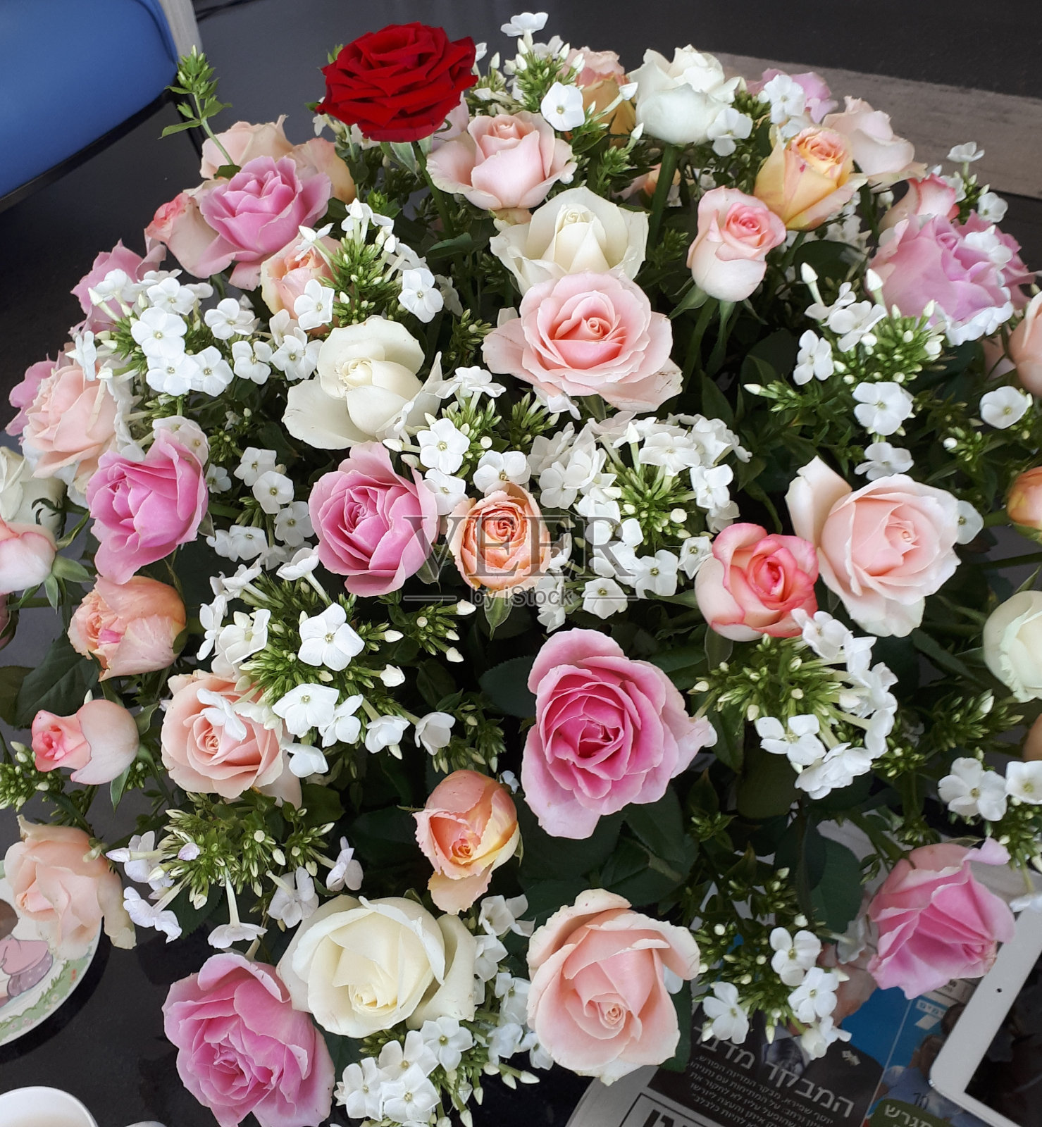 花束，牡丹，叶子，玫瑰照片摄影图片