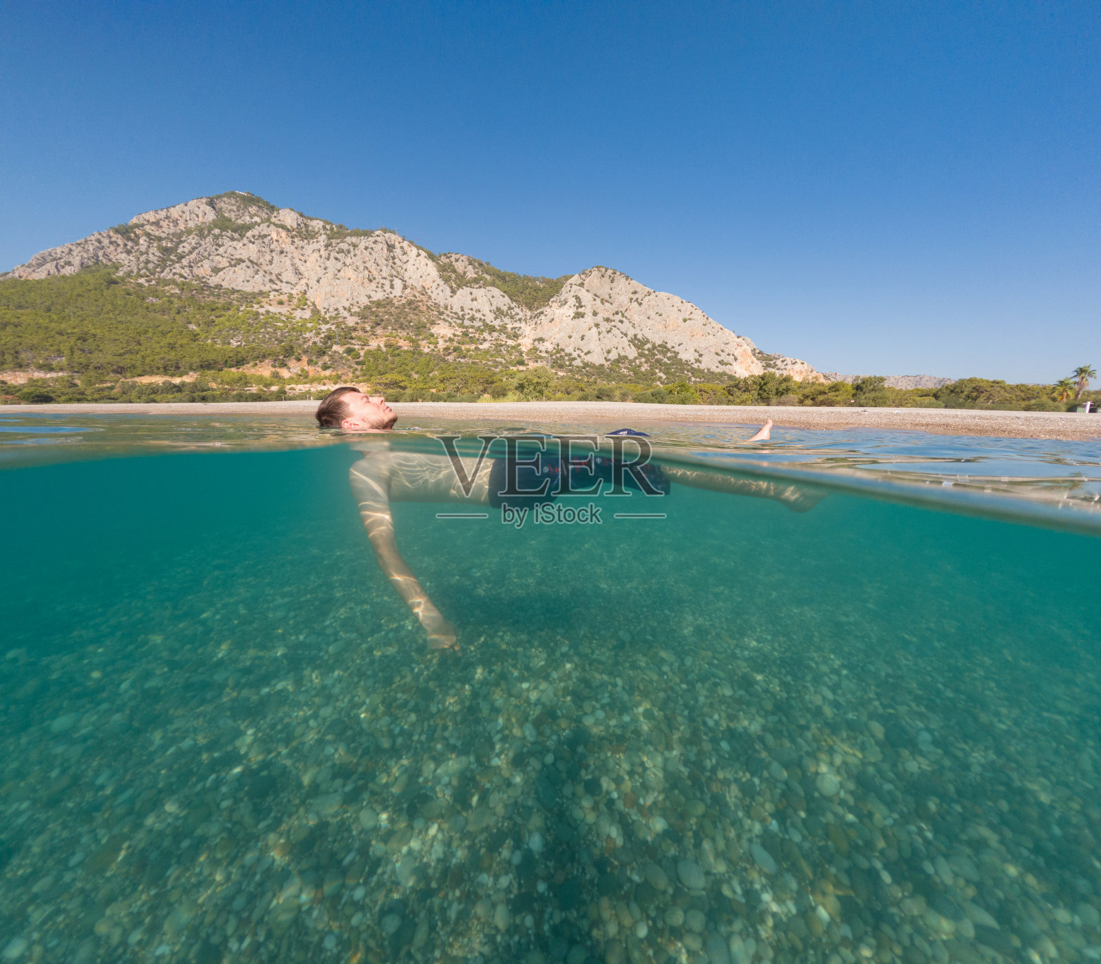 海夏季景观。旅游和度假的概念。照片摄影图片